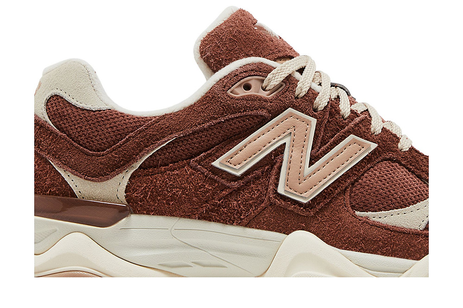 Фото № 3 с приближением к товару «‎New Balance 9060 Rich Oak Timberwolf»