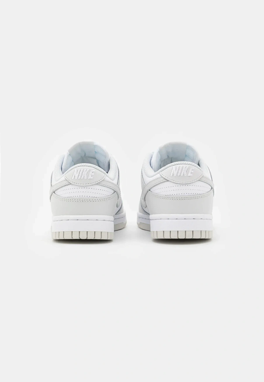 Фото № 3 с приближением к товару «‎DUNK LOW»