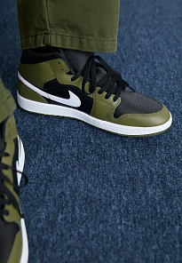 Фото № 2 с приближением к товару «‎AIR JORDAN 1 MID»