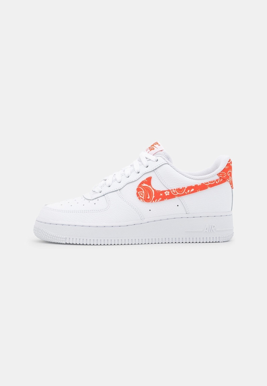 Фото № 1 с приближением к товару «‎Nike Air Force 1 ’07 Ess »