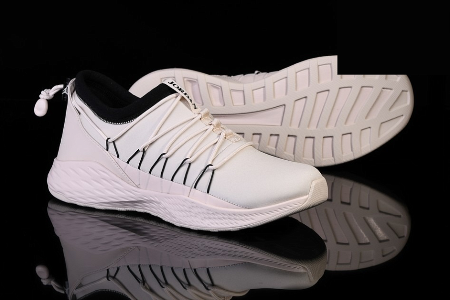 Фото № 2 с приближением к товару «‎Nike Air Jordan Formula 23 Toggle »