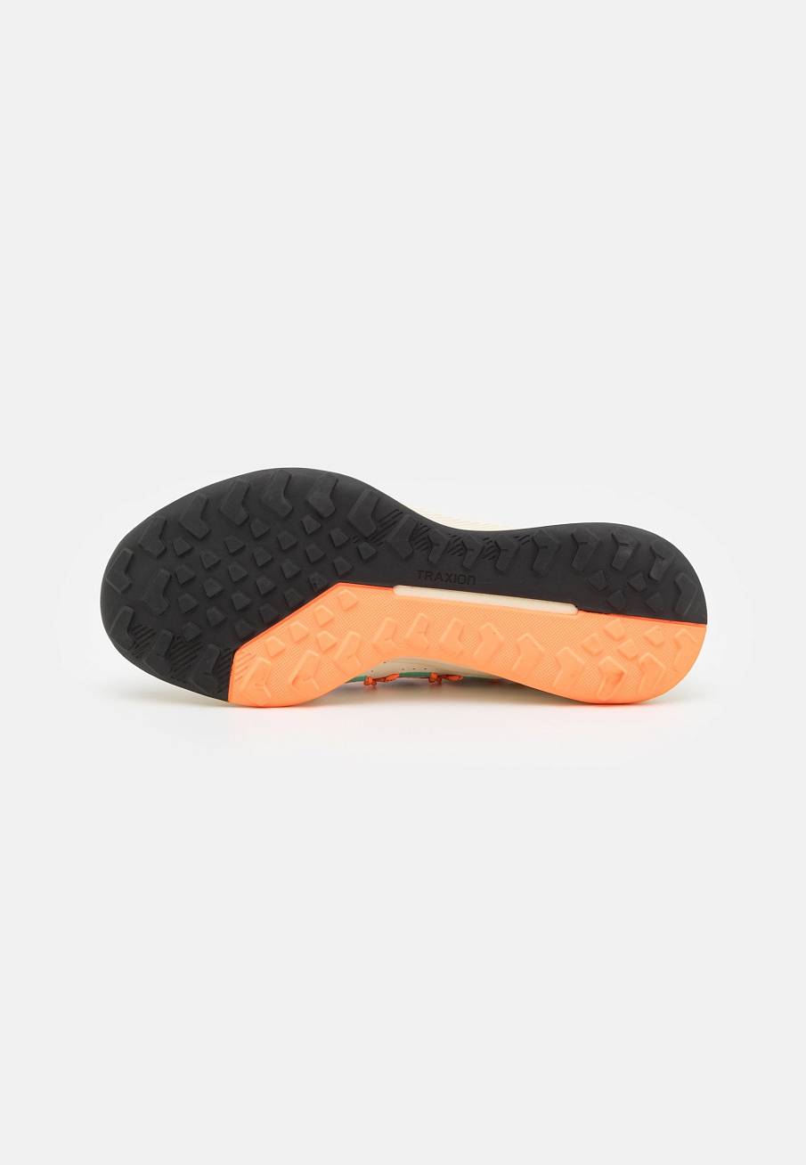 Фото № 5 с приближением к товару «‎Adidas Terrex Voyager»