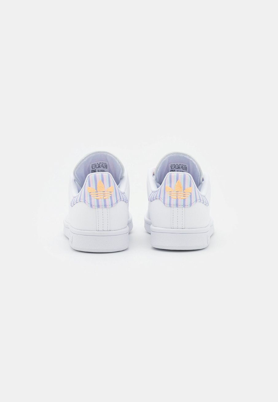 Фото № 4 с приближением к товару «‎Adidas Stan Smith »