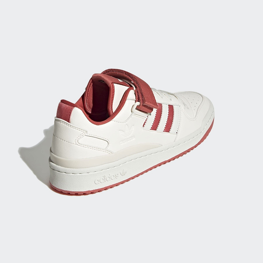 Фото № 4 с приближением к товару «‎Adidas Forum »