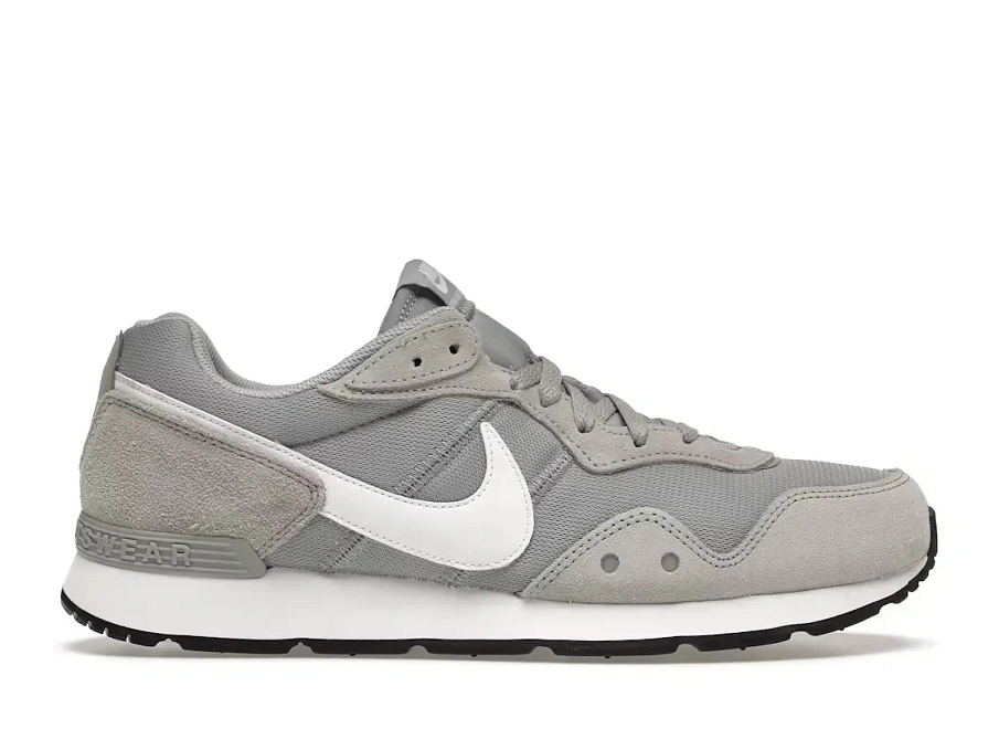 Фото № 1 с приближением к товару «‎Nike Venture Runner»