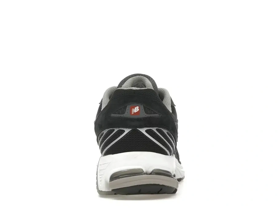 Фото № 4 с приближением к товару «‎New Balance 860v2»