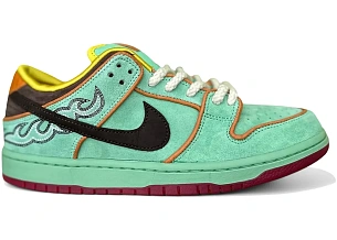 Nike SB Dunk Low