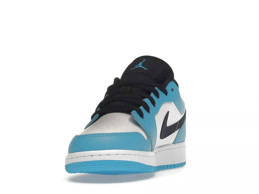 Фото № 3 с приближением к товару «‎Jordan 1 Low UNC (2021) »