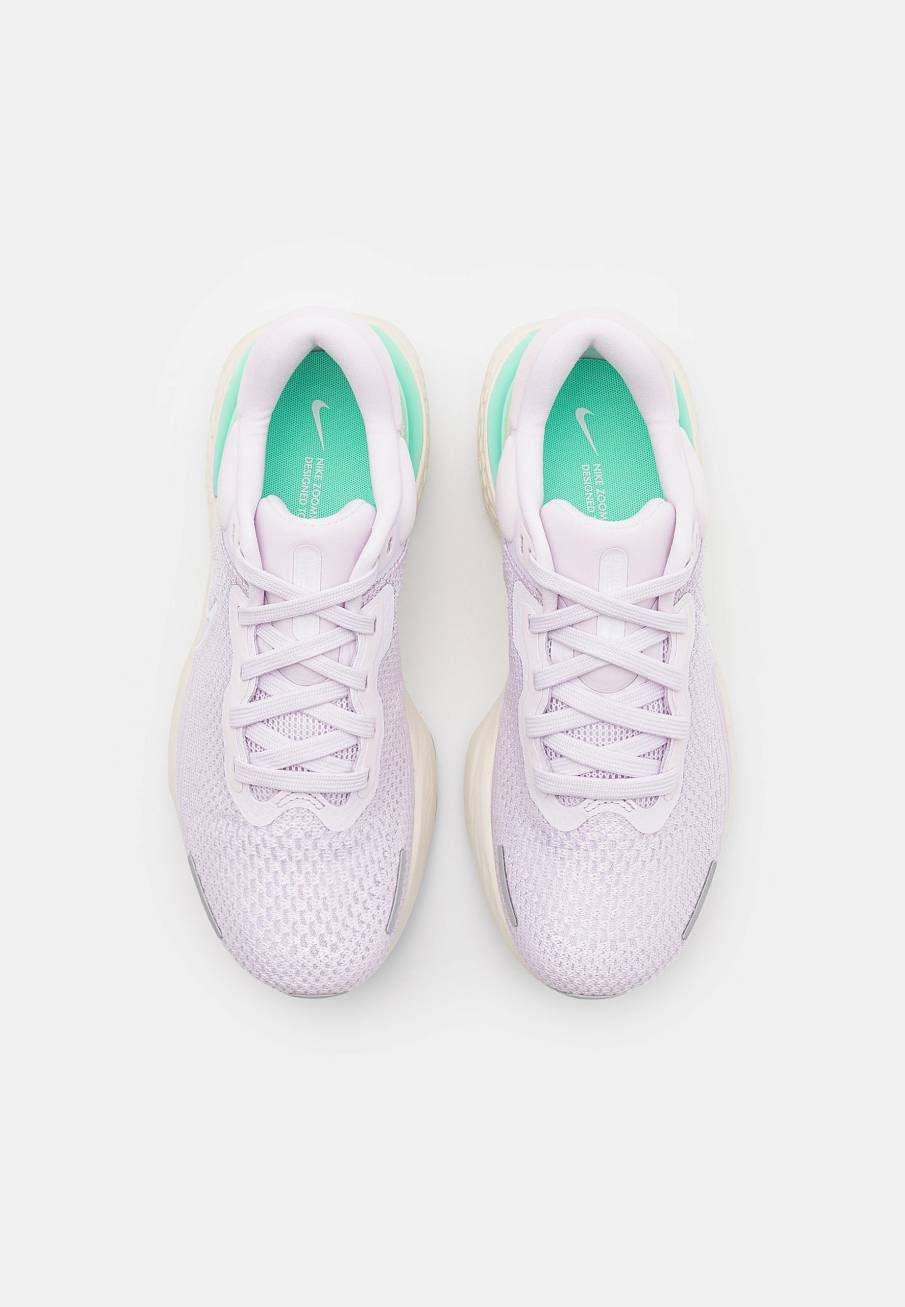 Фото № 4 с приближением к товару «‎Nike Zoomx Invincible FK »