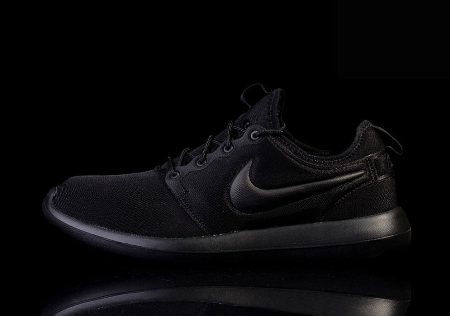 Фото № 5 с приближением к товару «‎Nike Roshe Two Triple »