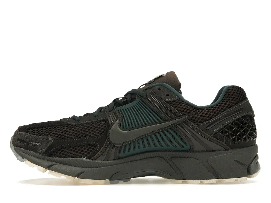 Фото № 3 с приближением к товару «‎Nike Zoom Vomero 5 PRM Velvet Brown Medium Ash»