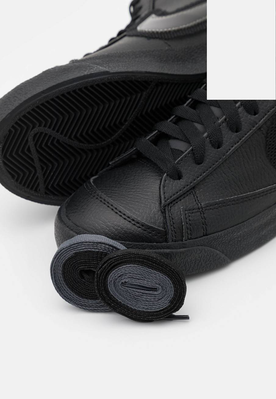 Фото № 5 с приближением к товару «‎Nike Blazer ’77 »