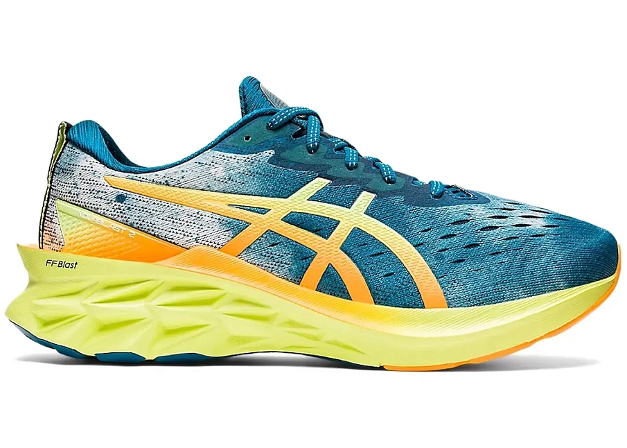 Фото № 1 с приближением к товару «‎ASICS Novablast 2»