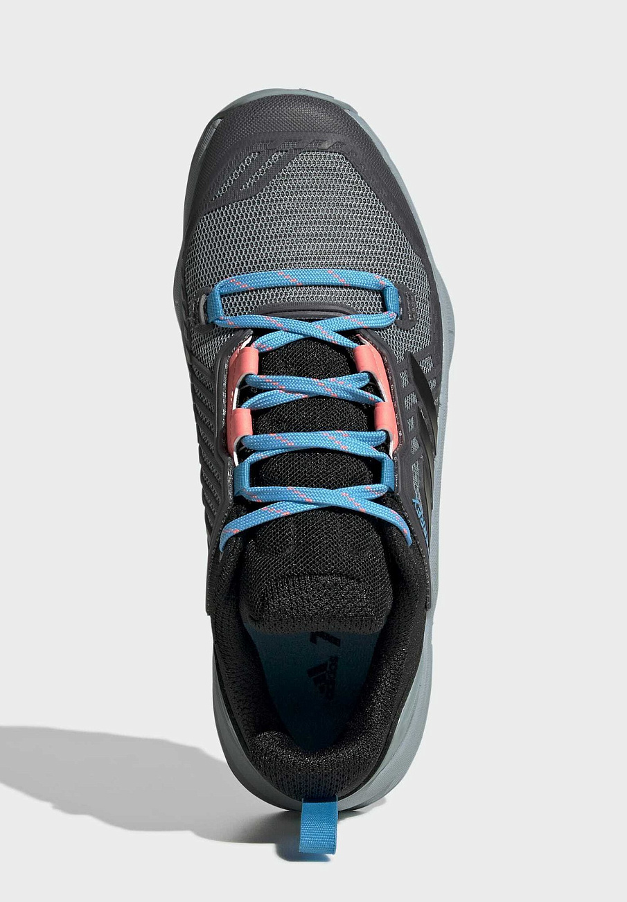 Фото № 4 с приближением к товару «‎Adidas Swift»