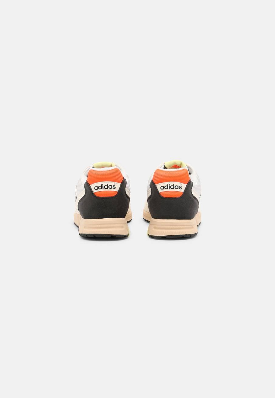 Фото № 5 с приближением к товару «‎Adidas Zx 1000 »