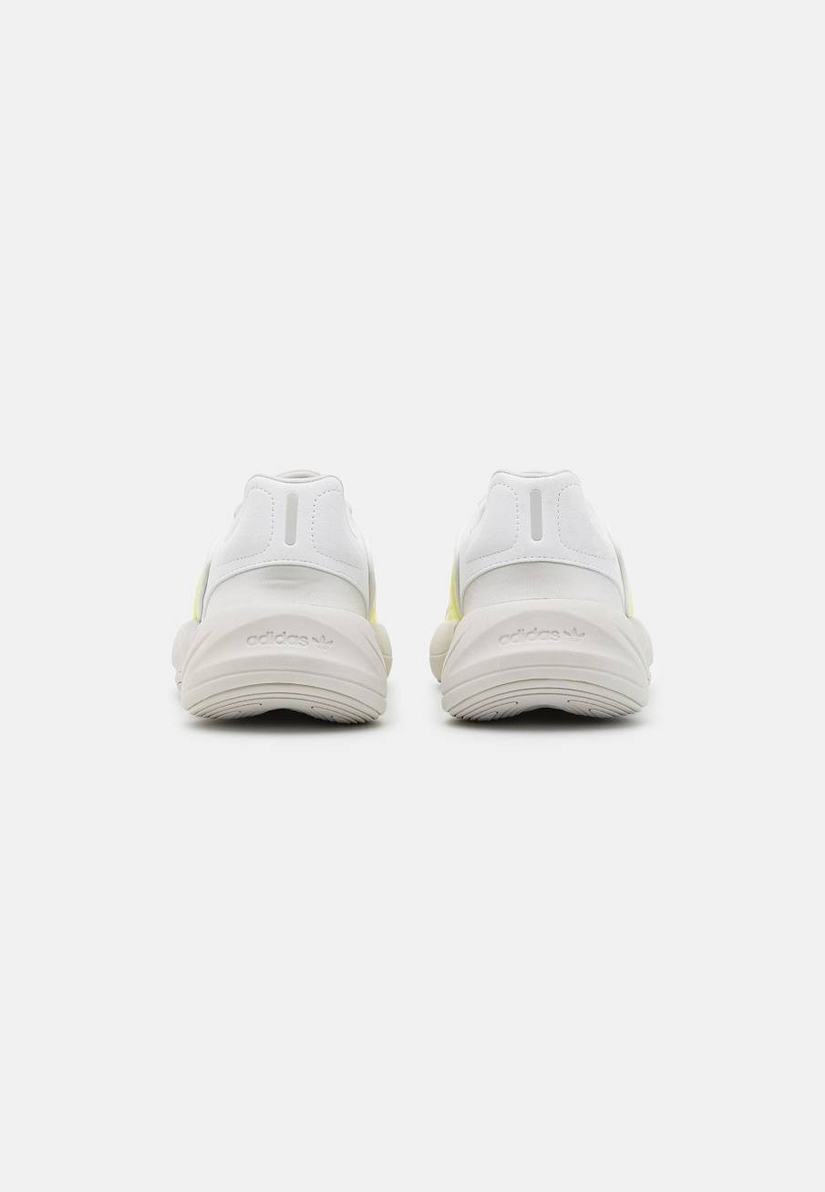 Фото № 3 с приближением к товару «‎Adidas Ozelia »