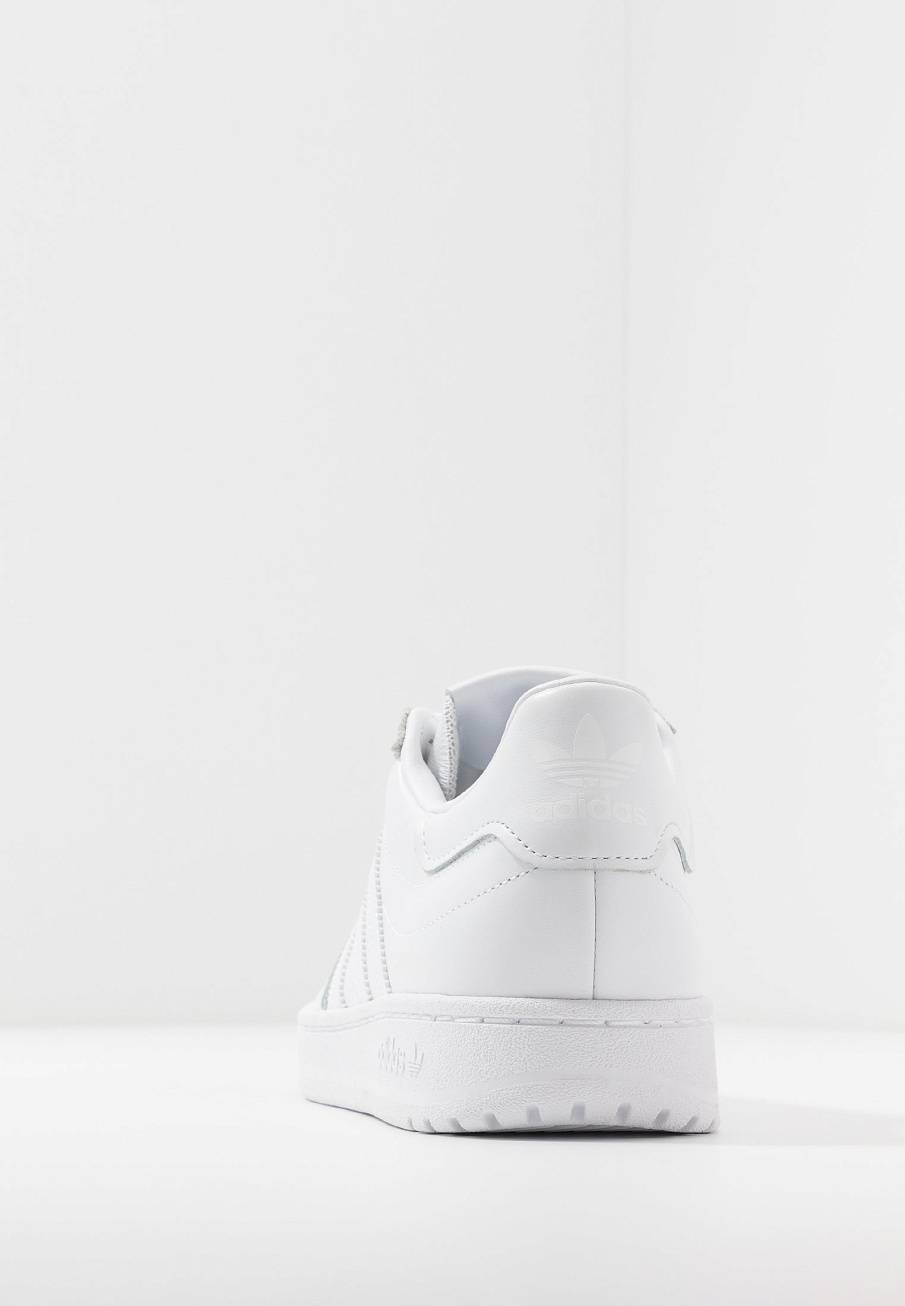 Фото № 5 с приближением к товару «‎Adidas Team Court »