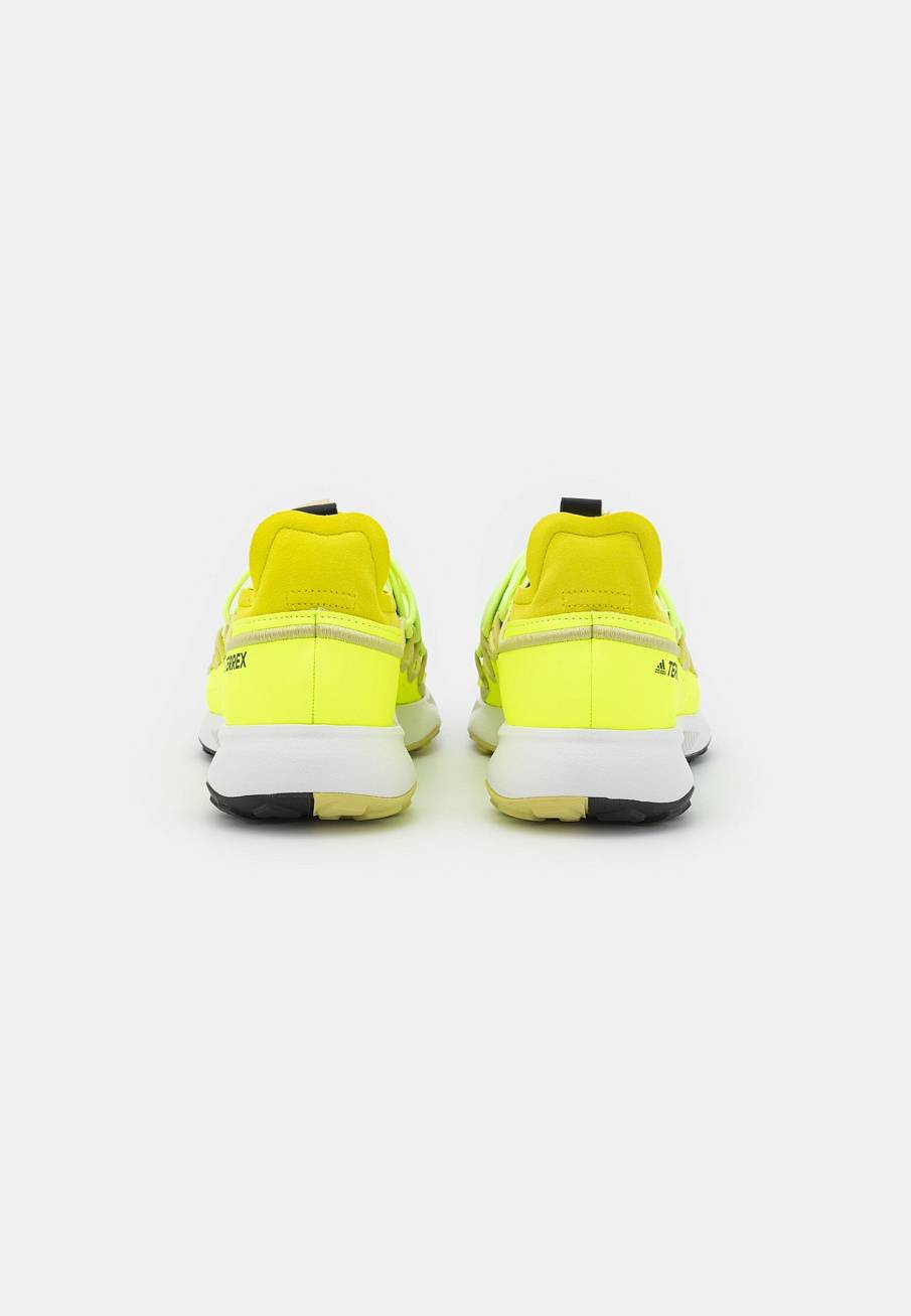 Фото № 3 с приближением к товару «‎Adidas Terrex Voyager 21 »