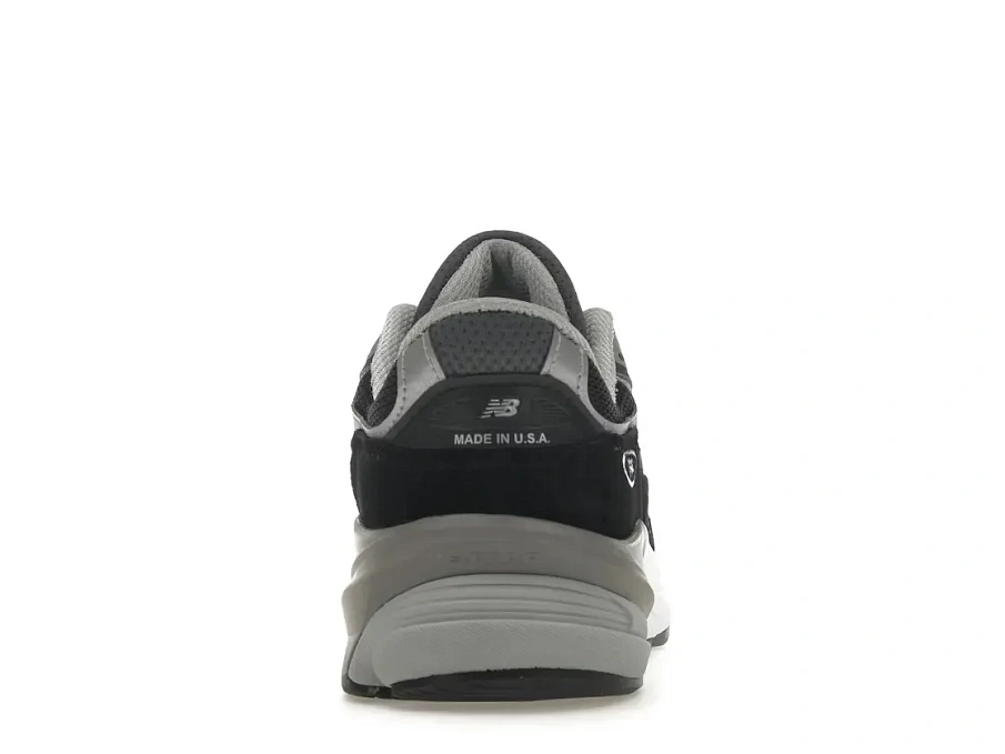 Фото № 4 с приближением к товару «‎New Balance 990v6»