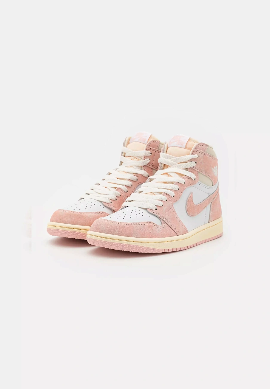 Фото № 3 с приближением к товару «‎W AIR JORDAN 1 RTR HI RMSTD OG»