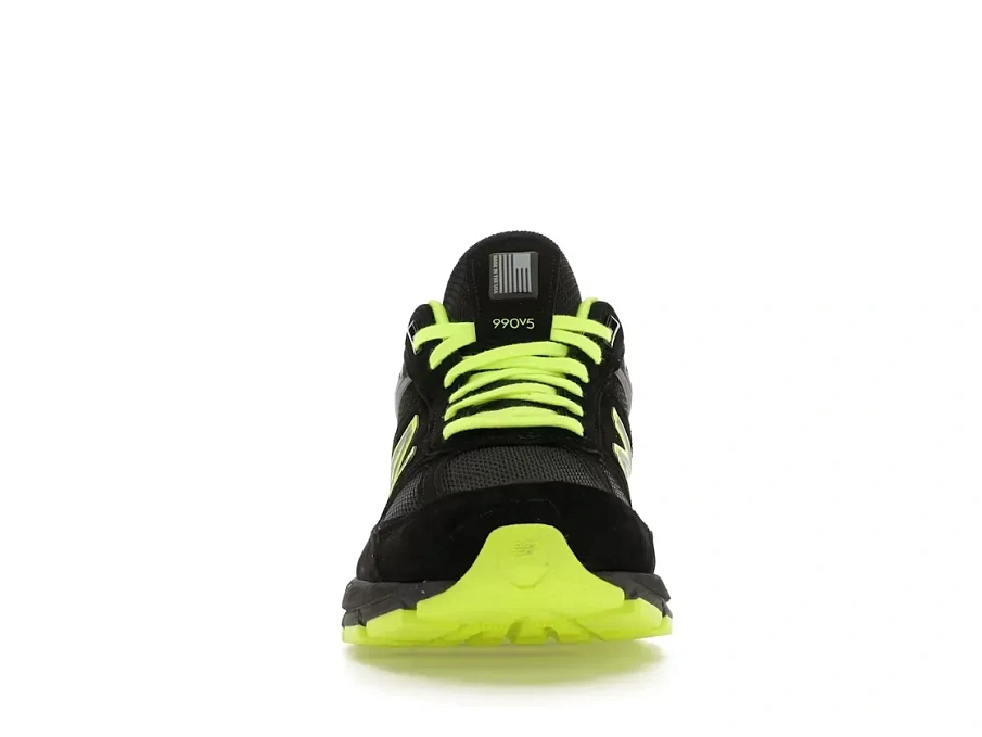 Фото № 2 с приближением к товару «‎New Balance 990v5»