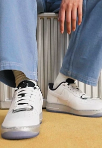 Фото № 1 с приближением к товару «‎AIR FORCE 1 07 SE»