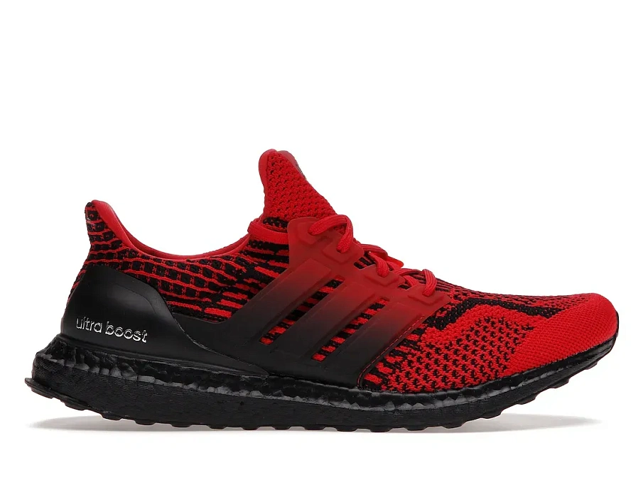 Фото № 1 с приближением к товару «‎adidas Ultra Boost 5.0 DNA Scarlet Black Gradient»