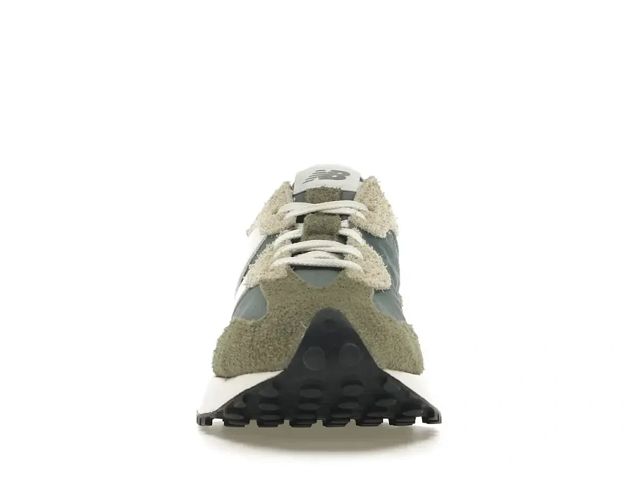 Фото № 2 с приближением к товару «‎New Balance 327»