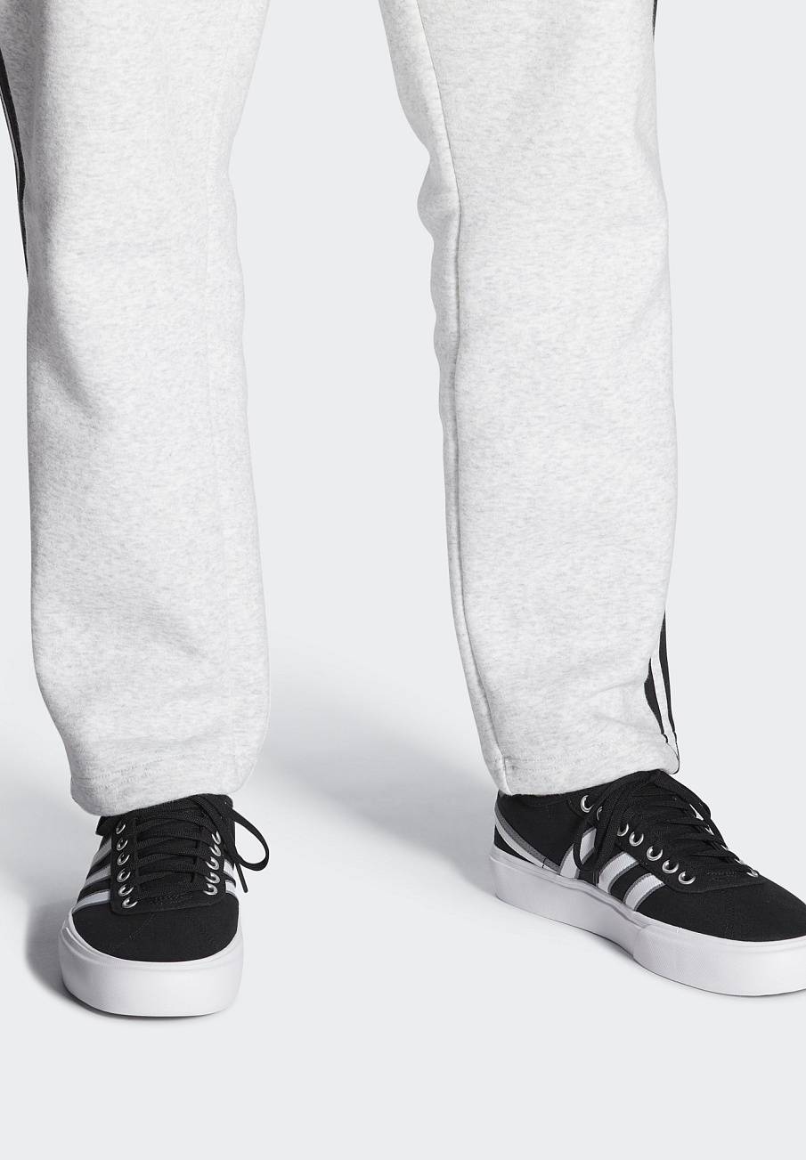 Фото № 2 с приближением к товару «‎Adidas Delpala Shoes »