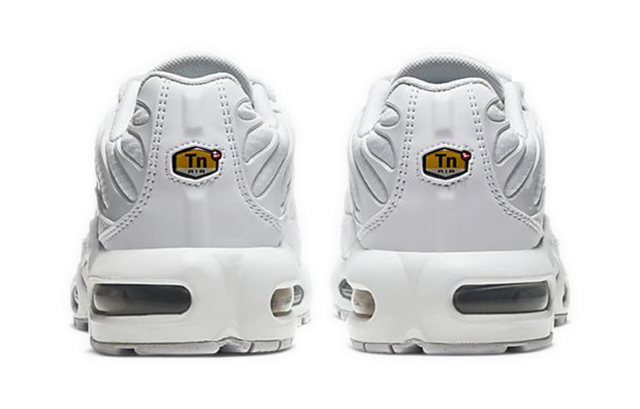 Фото № 4 с приближением к товару «‎Nike Air Max Plus GS 'White Metallic Silver'»
