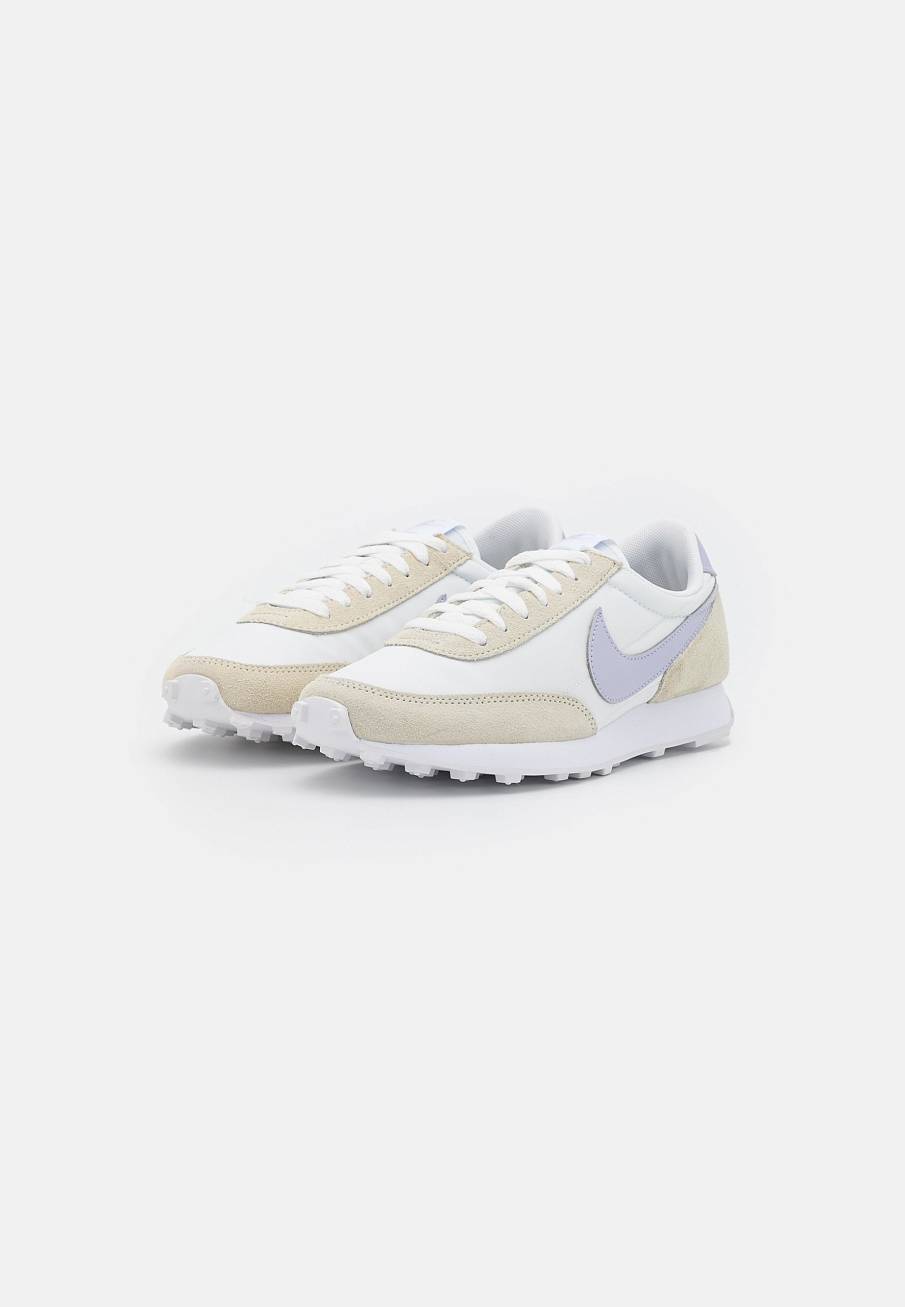 Фото № 3 с приближением к товару «‎Nike Daybreak »