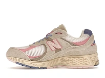 Фото № 3 с приближением к товару «‎New Balance 2002R»