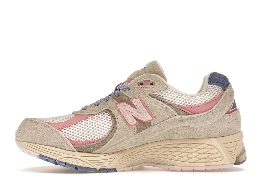 Фото № 3 с приближением к товару «‎New Balance 2002R»