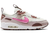 Фото № 1 с приближением к товару «‎Nike Air Max 90 Futura»