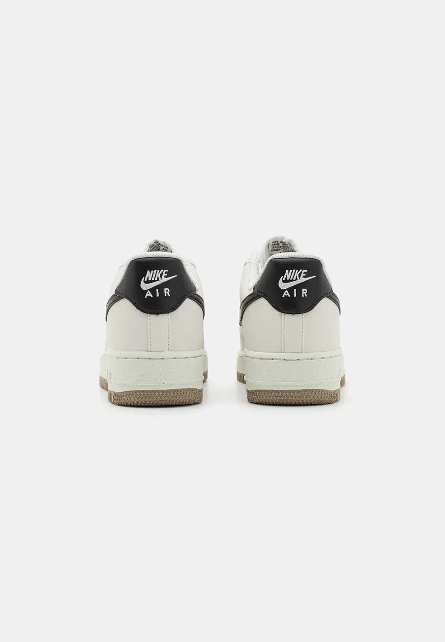 Фото № 3 с приближением к товару «‎AIR FORCE 1 07»