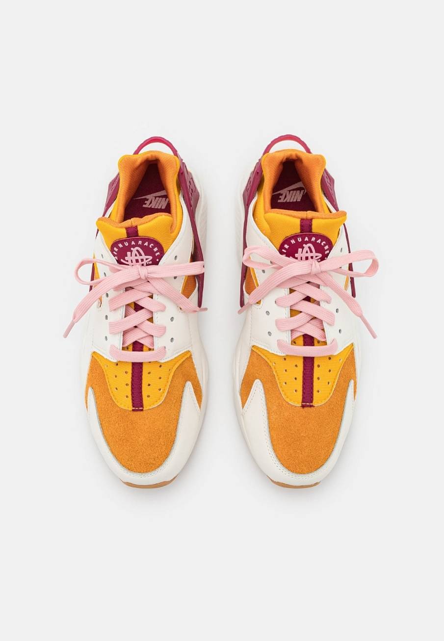 Фото № 4 с приближением к товару «‎Nike Huarache »