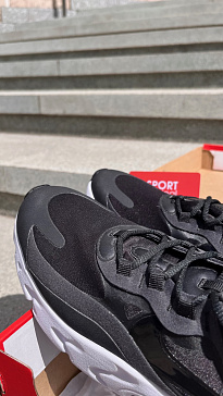 Фото № 3 с приближением к товару «‎Nike Air Max 270 React»