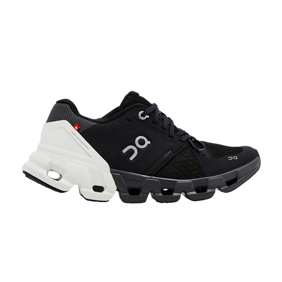 Фото № 1 с приближением к товару «‎ON Women's Cloudflyer 4 Black White»