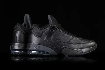 Nike Air Jordan Max Aura 3 Triple - 2