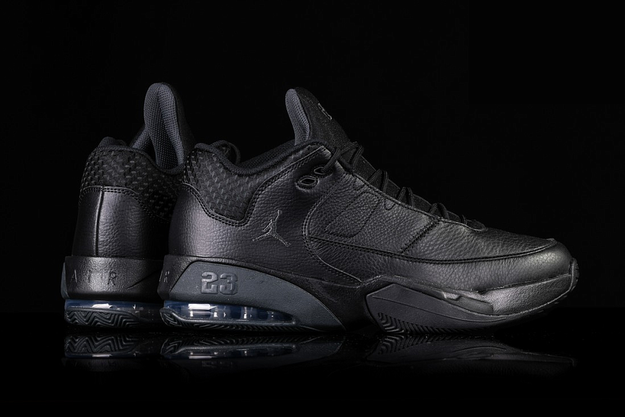 Фото № 2 с приближением к товару «‎Nike Air Jordan Max Aura 3 Triple»