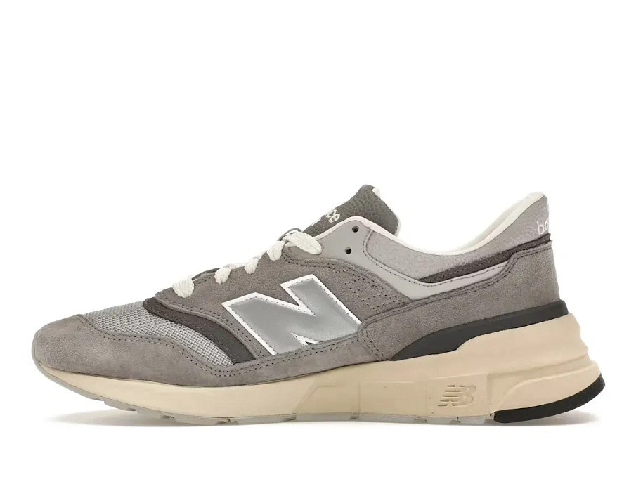 Фото № 3 с приближением к товару «‎New Balance 997R»