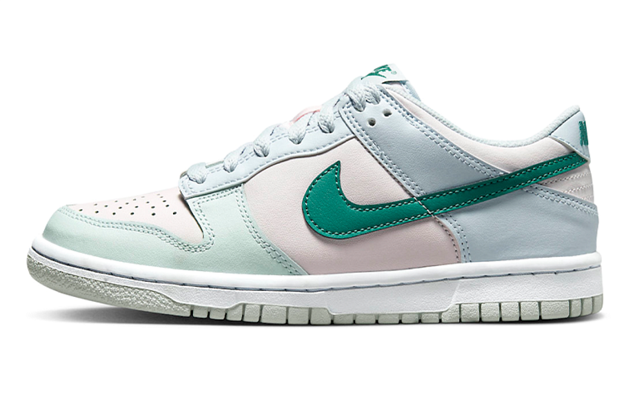Фото № 1 с приближением к товару «‎ Nike Dunk Low Skate shoes»