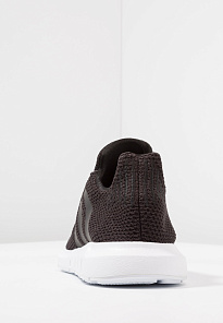 Фото № 4 с приближением к товару «‎Adidas Swift »