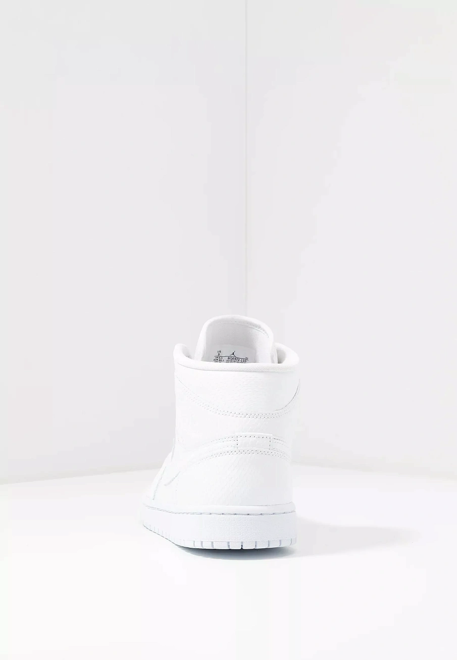 Фото № 3 с приближением к товару «‎AIR JORDAN 1 MID»