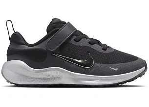 Nike Revolution 7 SE