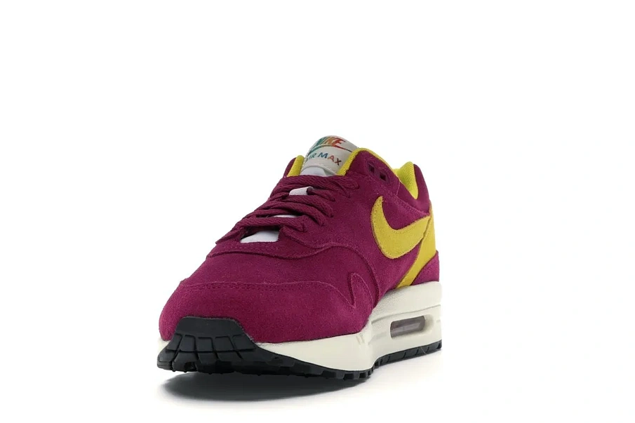 Фото № 2 с приближением к товару «‎Nike Air Max 1 Dynamic Berry»