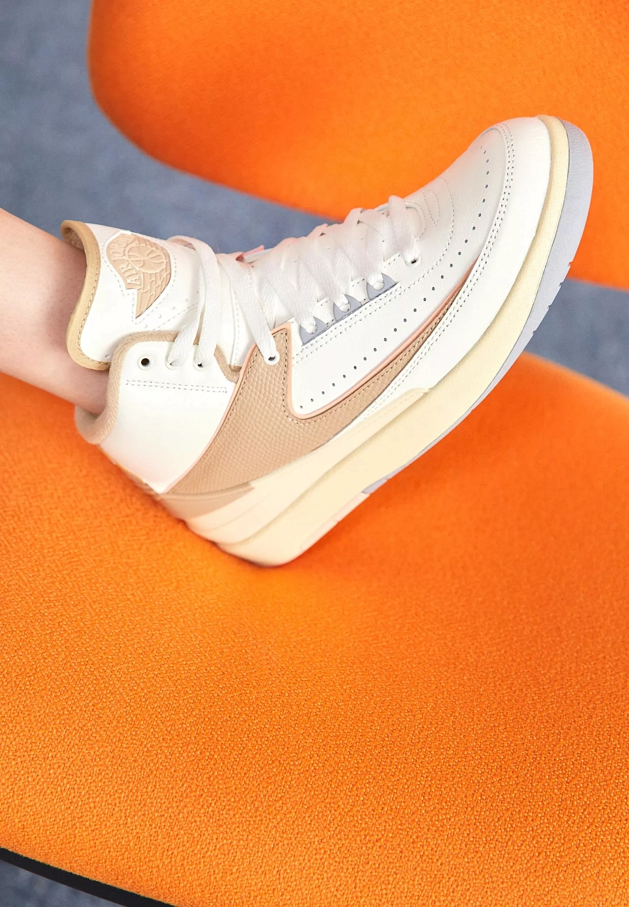 Фото № 3 с приближением к товару «‎WMNS AIR JORDAN 2 RETRO»