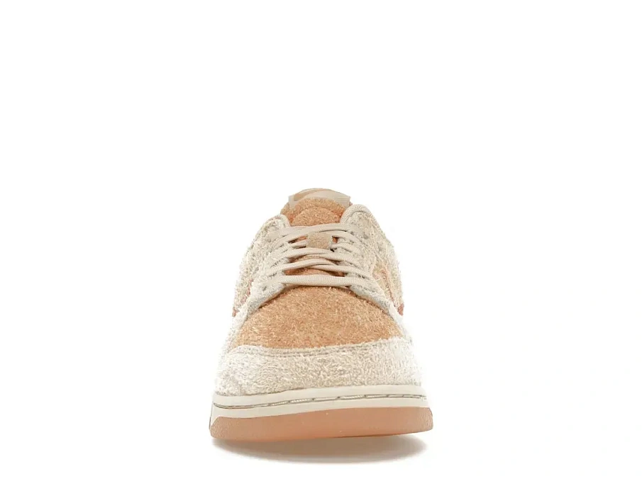 Фото № 2 с приближением к товару «‎Nike Dunk Low»