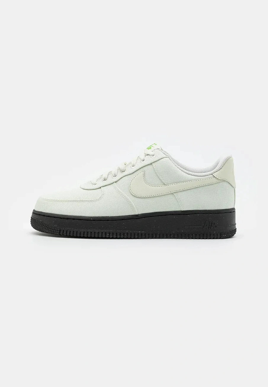 Фото № 1 с приближением к товару «‎AIR FORCE 1 '07»