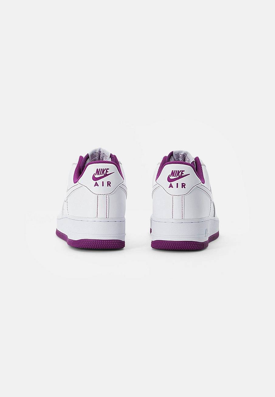 Фото № 3 с приближением к товару «‎Nike Air Force 1 Stitch »
